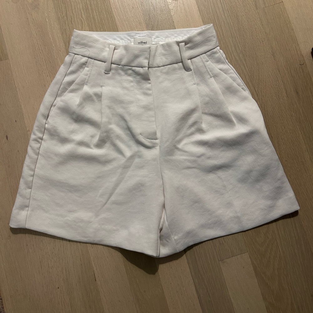 Aritzia Wilfred trouser shorts